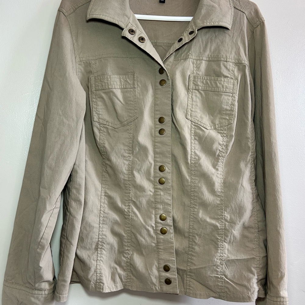 Dalia Tan Utility Jacket Lightweight Casual Design